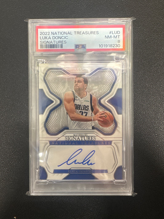 2022 Panini National Treasures Luka Doncic Signatures /25 PSA 8