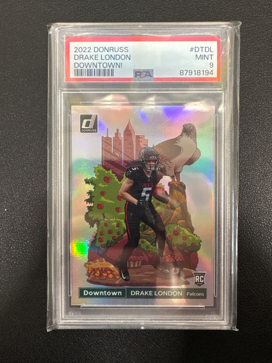 2022 Panini Donruss NFL Drake London Rookie Downtown! PSA 9
