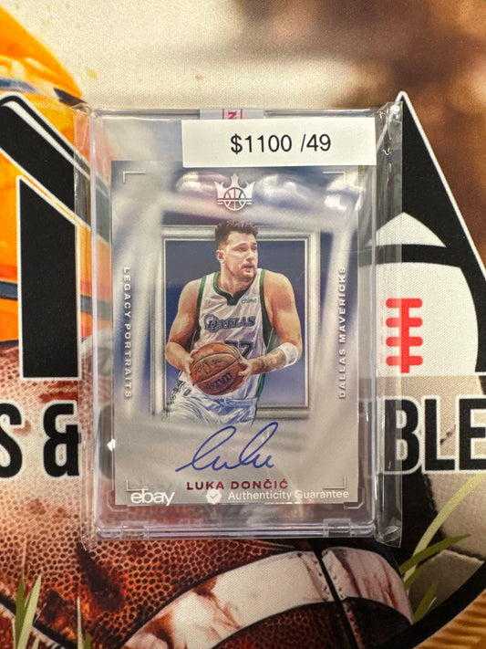 2022-23 Panini Court Kings Luka Doncic On Card Auto /49