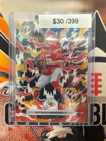 2026 Topps Resurgence NFL Patrick Mahomes Black And White Surge Refractor /399