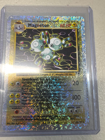 Pokemon Magneton 28/110 reverse holo Legendary Collection