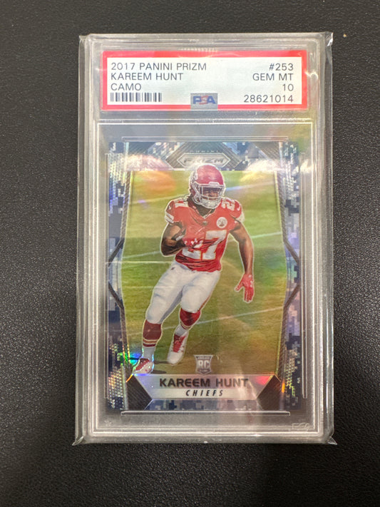 2017 Panini Prizm NFL Kareem Hunt Rookie Camo Prizm /25 PSA 10