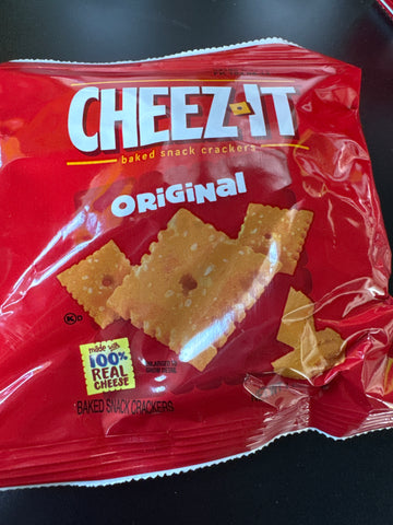Cafe Cheez-it original snack cracker