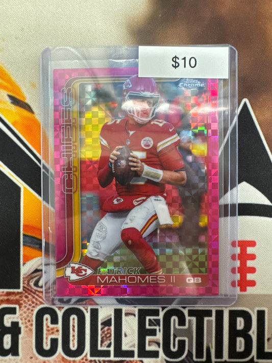 2025 Topps Chrome NFL Patrick Mahomes II Pink X-Fractor
