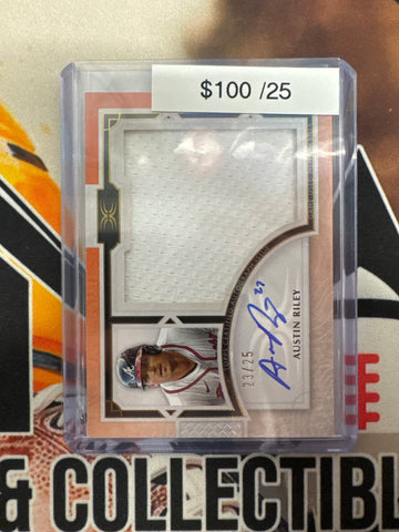 2025 Topps Definitive Collection MLB Austin Riley Autograph Relic Orange /25
