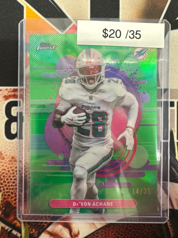 2025 Topps Finest NFL De’Von Achane Uncommon Green Refractor /35
