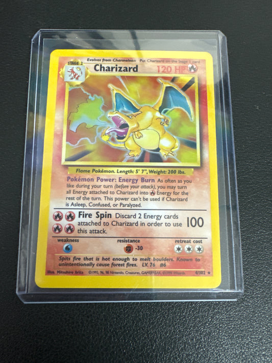 Pokémon Base Set Charizard Holo 4/102 NM