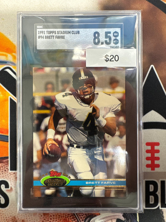 1991 Topps Stadium Club NFL Brett Farve Rookie SGC 8.5