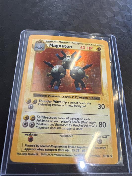 Pokemon Magneton 9/102 shadowless holo base set