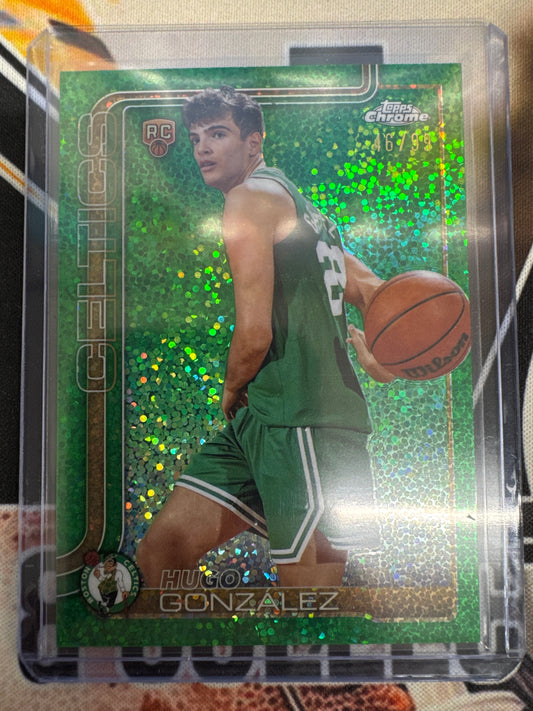 2025-26 Topps Chrome Basketball Hugo González Green Glitter Rookie /99