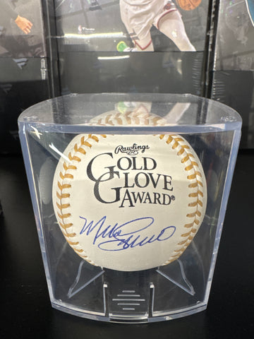 Fanatics Under Wraps Mike Schmidt Autographed Baseball Gold Glove Award