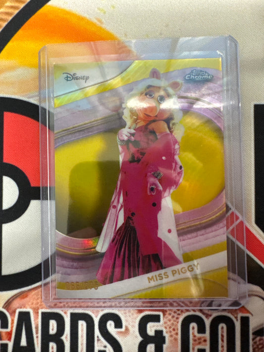 2025 Topps Chrome Disney Miss Piggy Yellow Refractor /275