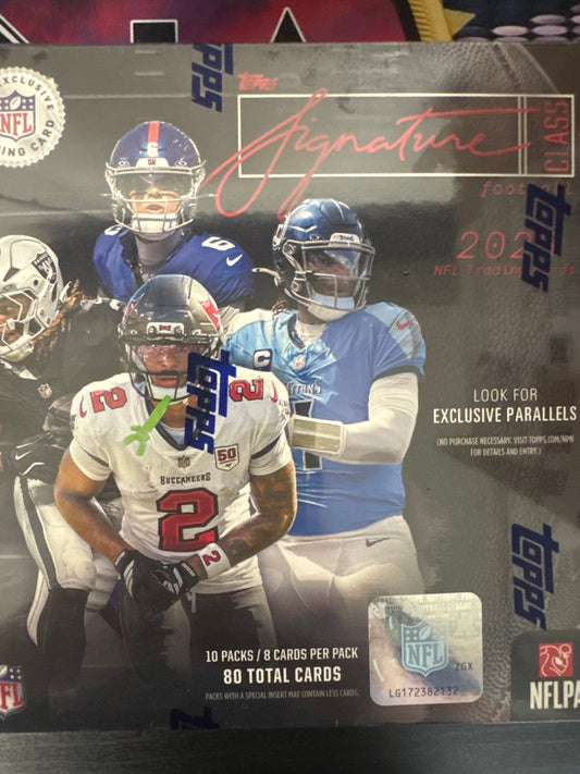 2025 Topps Signature Class NFL Mega Box