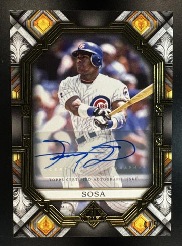 2025 Topps Transcendent Collection VIP Sammy Sosa #TCAR-SS Auto Emerald /5 Cubs