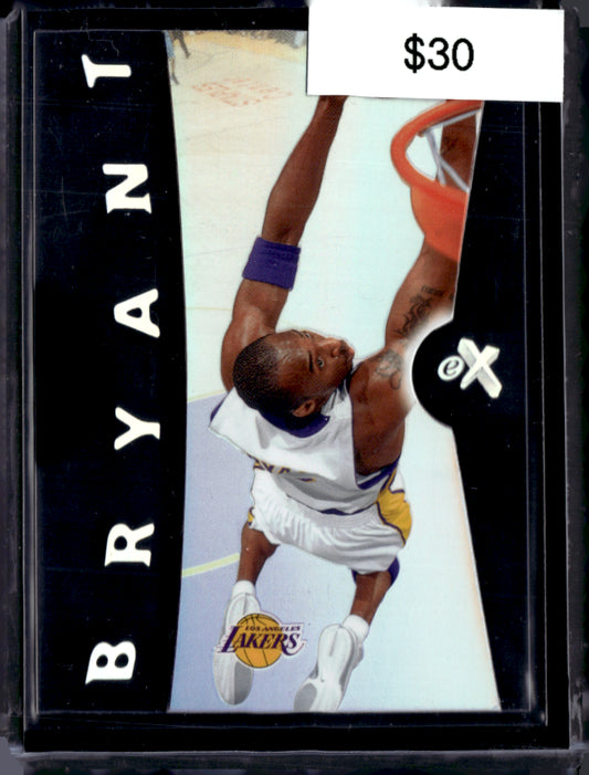 2006 Fleer EX #17 Kobe Bryant Essential Credentials Future